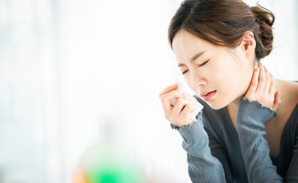 危険なサインを見逃すな！吐き気、めまい…その原因は肩こりにあり